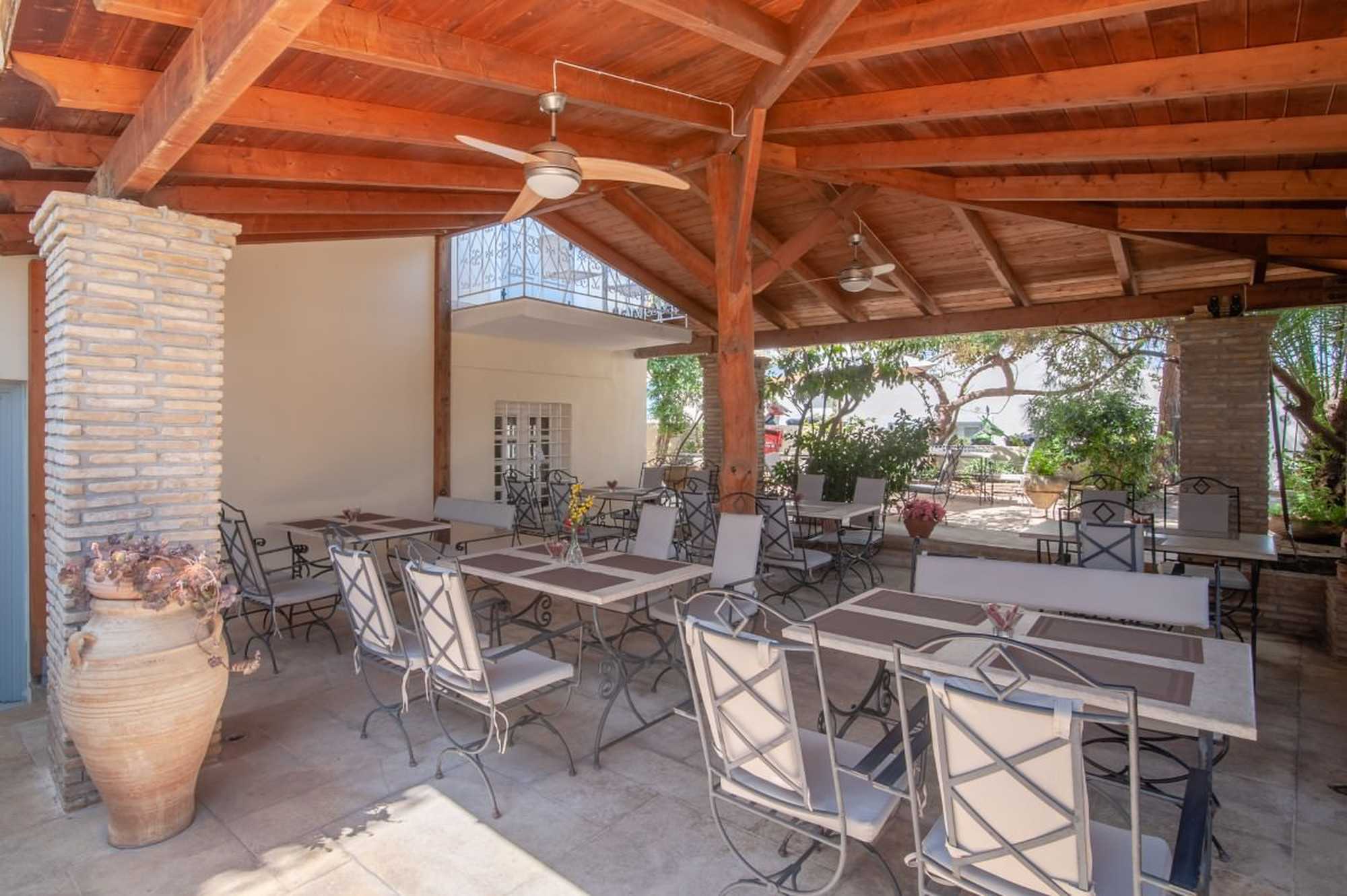 Mimoza Hotel — εξωτερική θέα