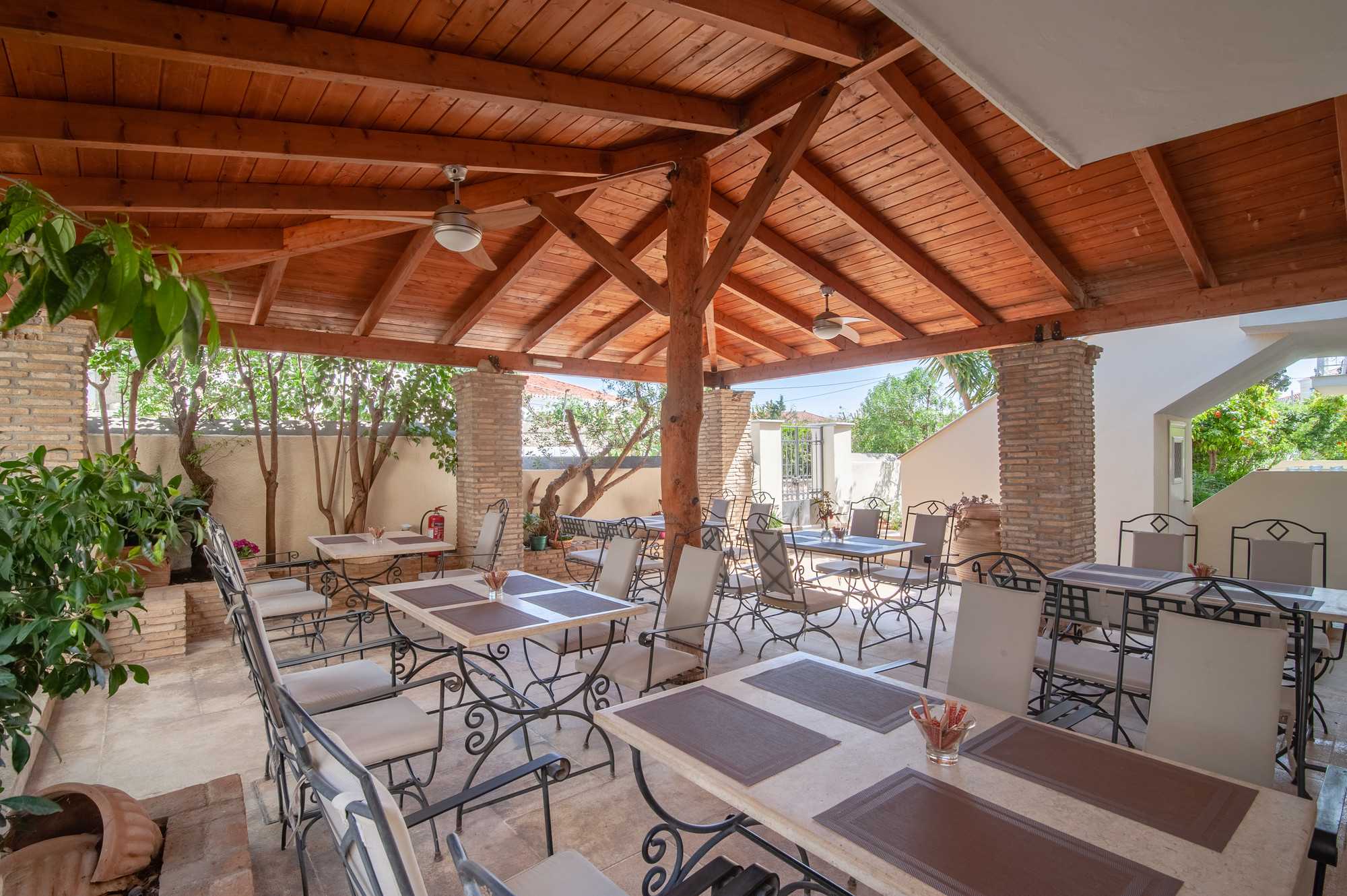 Mimoza Hotel — εξωτερική θέα