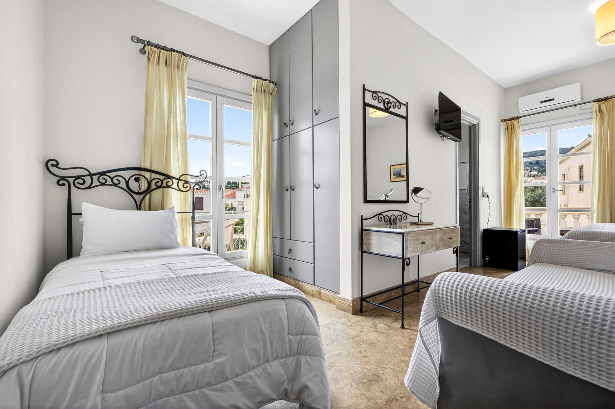 Comfort Triple Room — With balcony & terrace