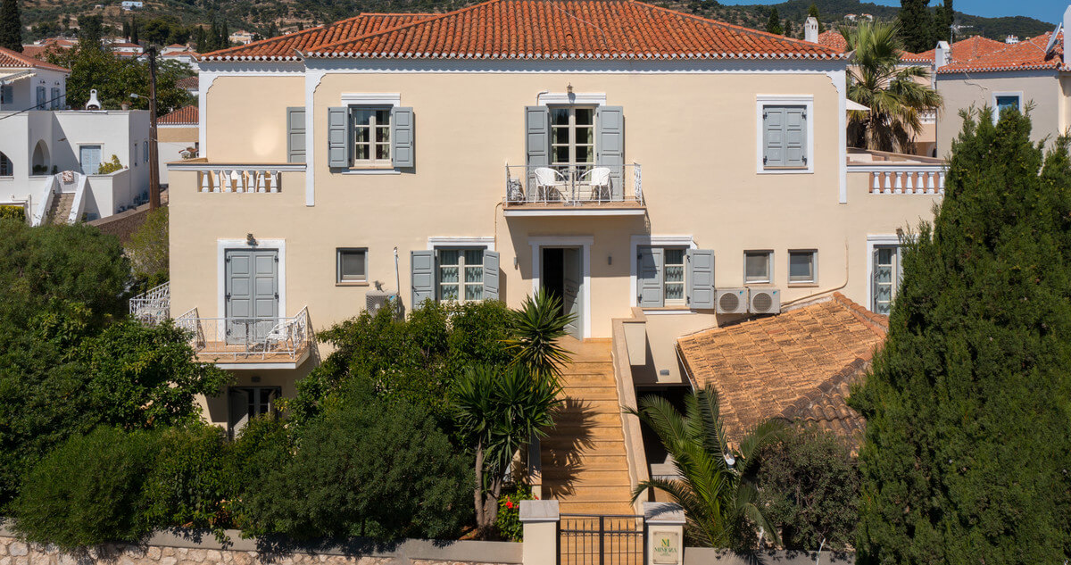 Mimoza in Spétses, Greece